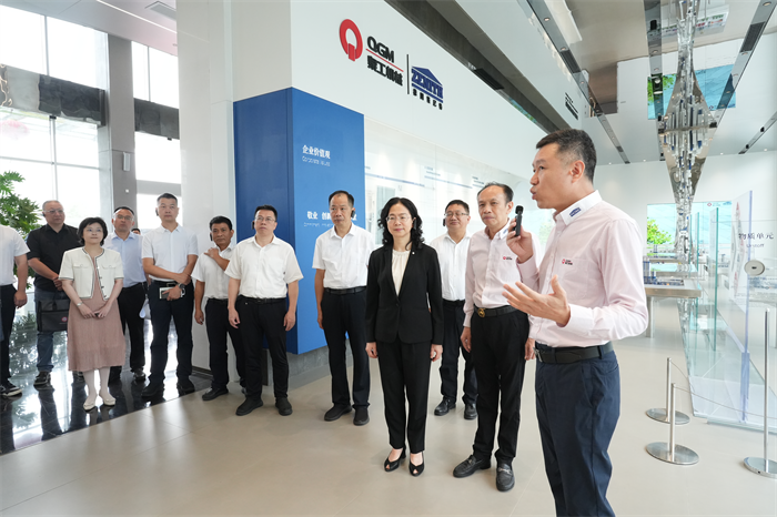 Der stellvertretende Gouverneur Jiang Erxiong führte ein Team zur Untersuchung von Quangong Machinery Co., Ltd.