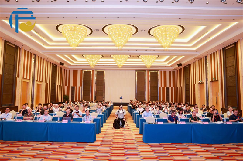 Gemeinsam eine Zero-Waste-Stadt bauen: Quangong-Beteiligung bringt umweltfreundliche, intelligente Ziegelherstellungstechnologie auf den Branchengipfel