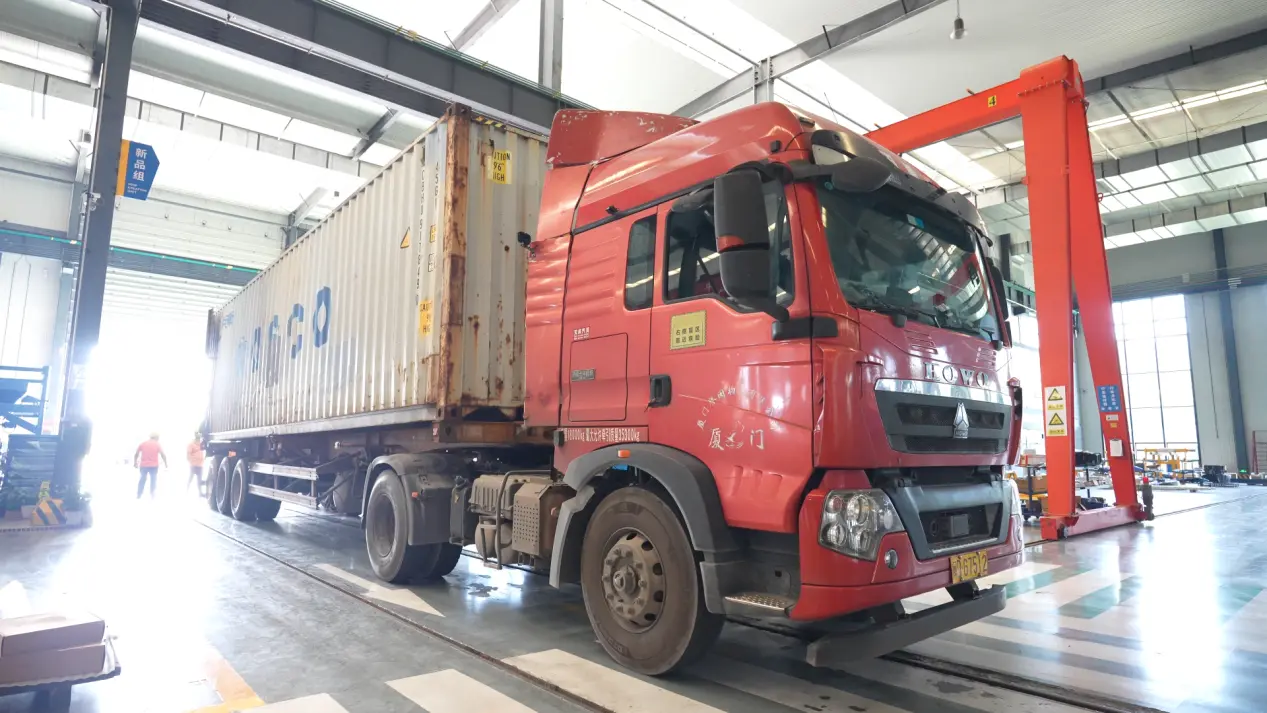 Projektlieferung – Die vollautomatische Produktionslinie ZN1000-2C der Quangong Corporation macht sich auf den Weg nach Südostasien