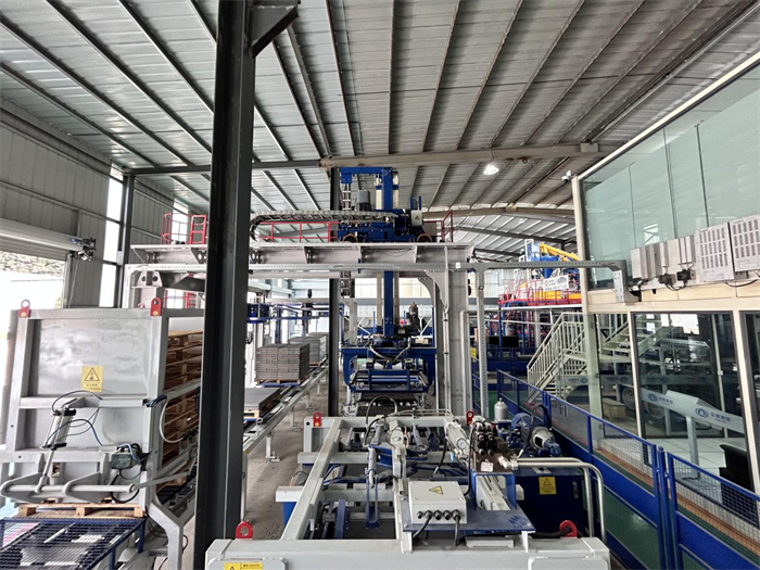 Die hochwertige PC-Ziegelproduktionslinie der ZN-Serie von QGM wurde bei einem führenden Unternehmen für umweltfreundliche Baustoffe im Südwesten Chinas erfolgreich in Betrieb genommen.