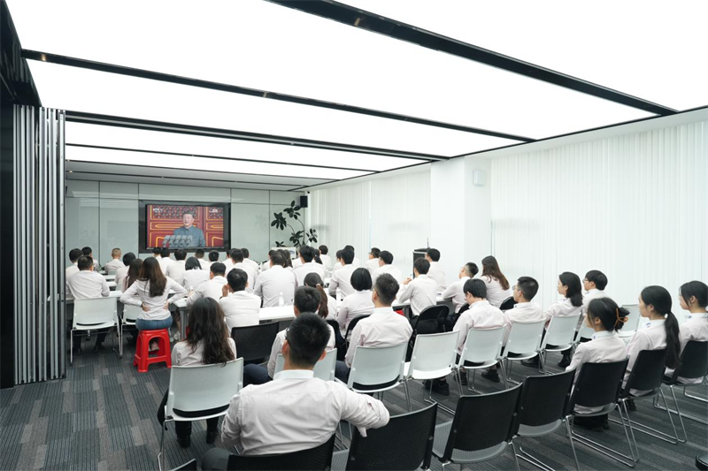 Zehn Jahre Höhen und Tiefen, 1,4 Milliarden Menschenherzen – QGM teilt Ruhm mit dem Mutterland